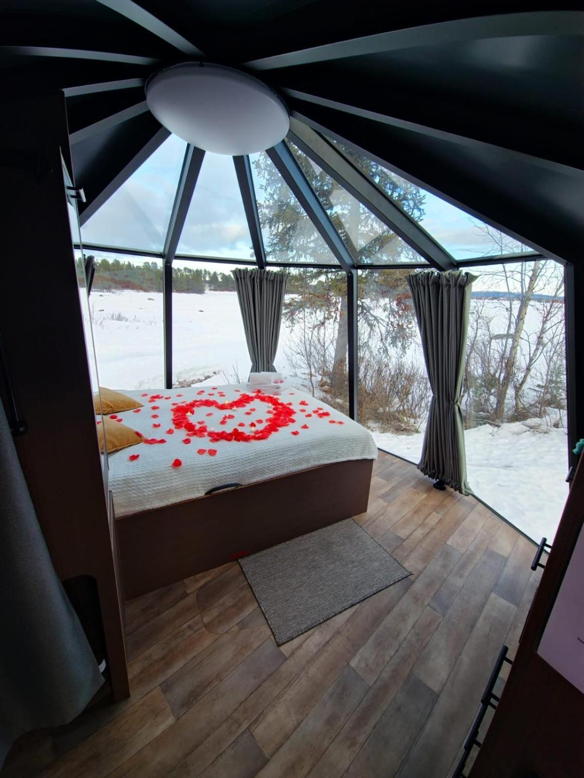 Aurora River Camp Glass Igloos & Cabins Kiruna Ngoại thất bức ảnh
